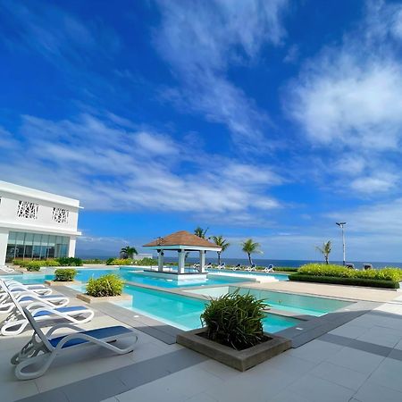 Arterra Seaview Resort Мактан Экстерьер фото